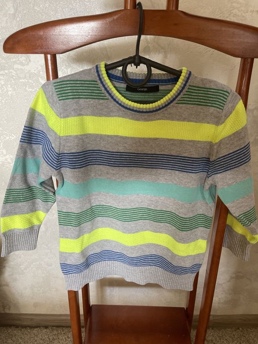 Світер дитячий