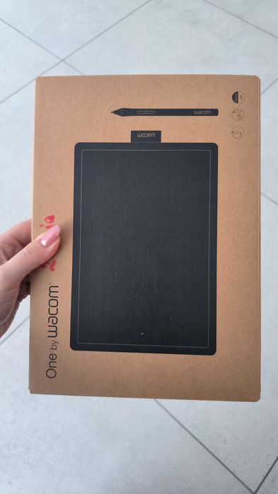 Tablet graficzny one by wacom M