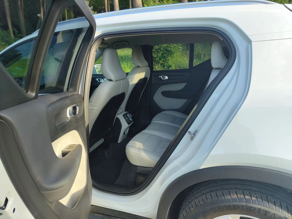 Volvo XC 40 Volvo XC40 bogate wyposażenie, ASO