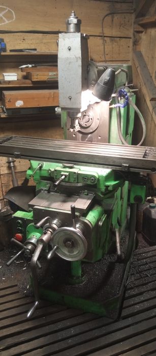 Фрезерний станок