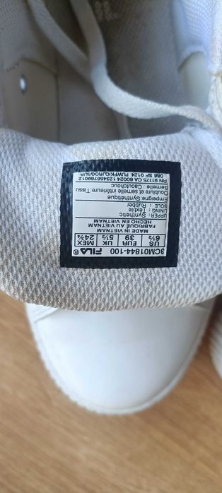 Buty sportowe sneakersy FILA r.39