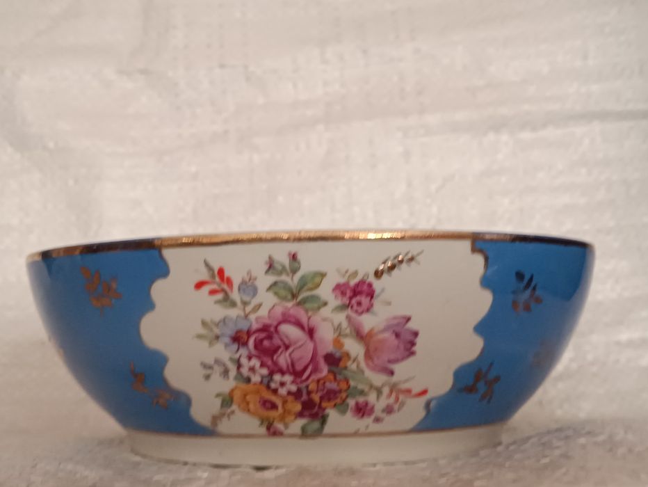 Ваза рубин.стекло,ЛФЗ фиалка,Медаедь гутное стекло,Полонное сухарница