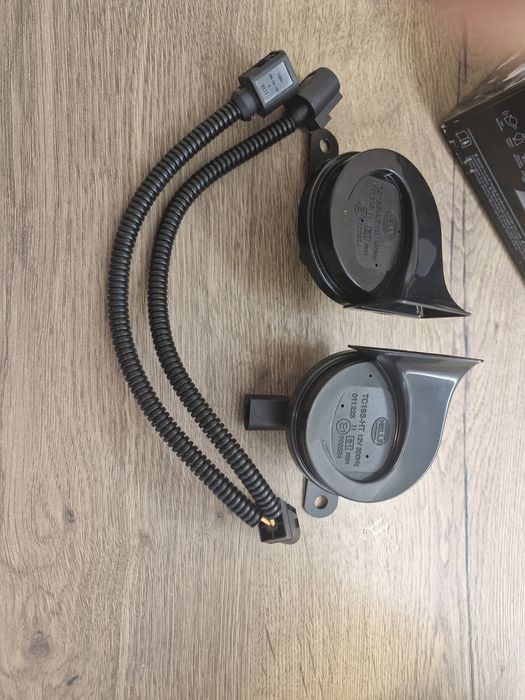 Решітки протитуманної фари (глянцеві) VW ID4  11G807820A, 11G807819A