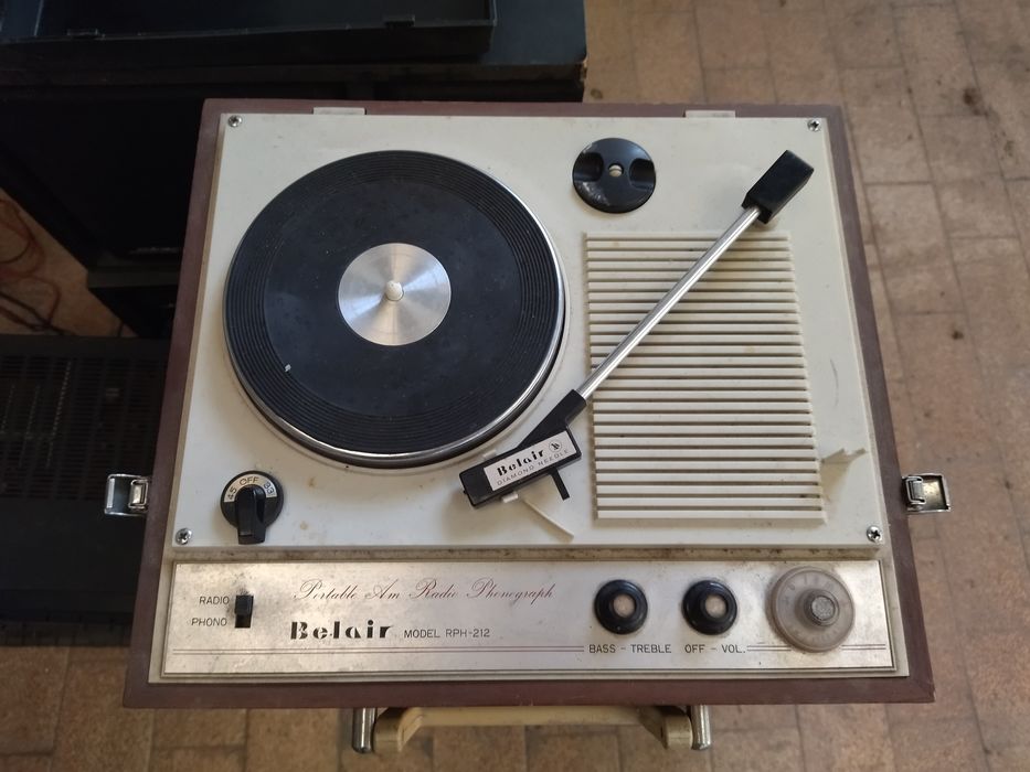 Gira Discos Portatil Belair RPH-212