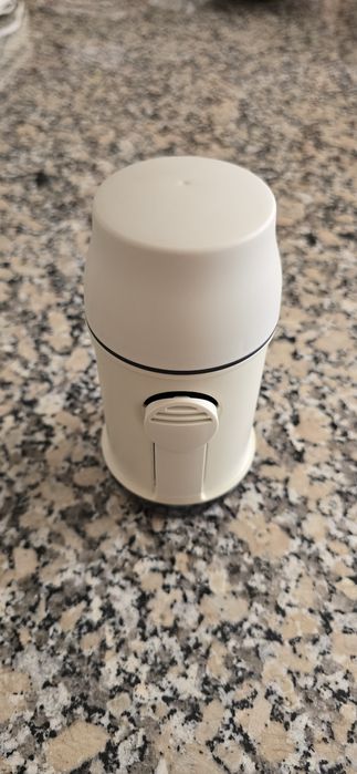 Selador a vácuo com recarga e Tupperware Picador frutos secos