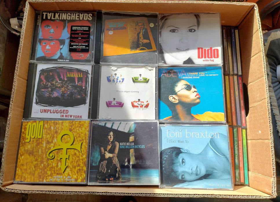 Płyty CD 5 kartonów 1100 sztuk