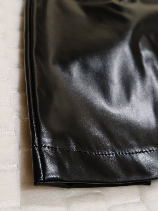 Minissaia Couro Preta