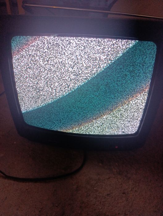 TV electric co usado como novo sem comando