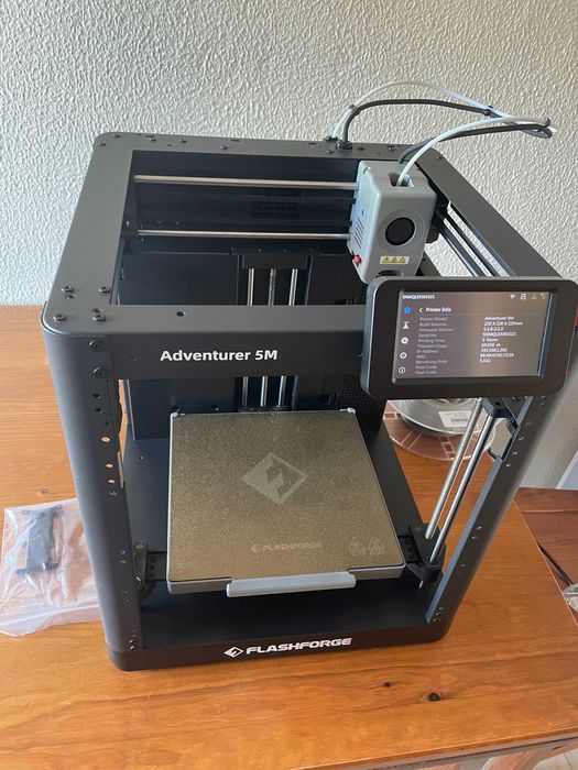 Impressora 3D Flashforge Adventurer 5M AD5M Apenas 5 Horas de Uso - Como Nova ideal para principiantes  AD5M 3D Printer High Speed Beginner-friendly