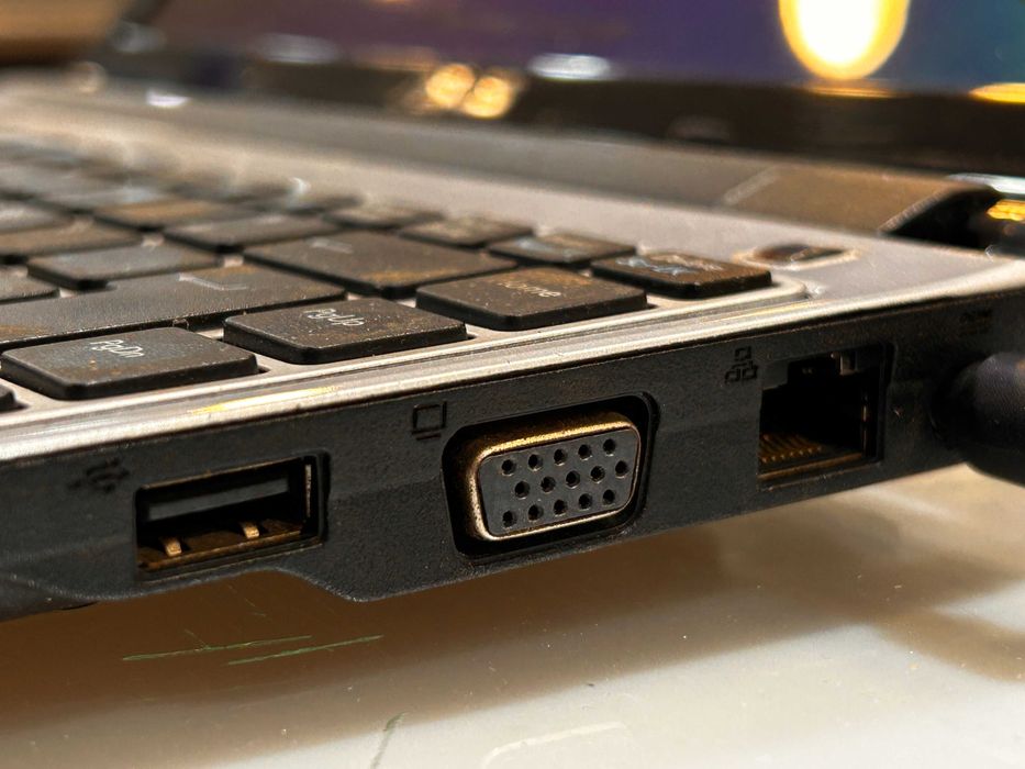 Portátil ASUS UL20A