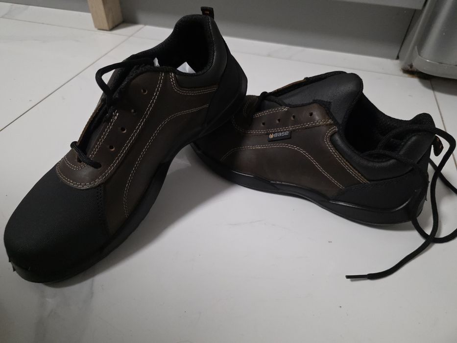 Buty BASE B0609. nr 42