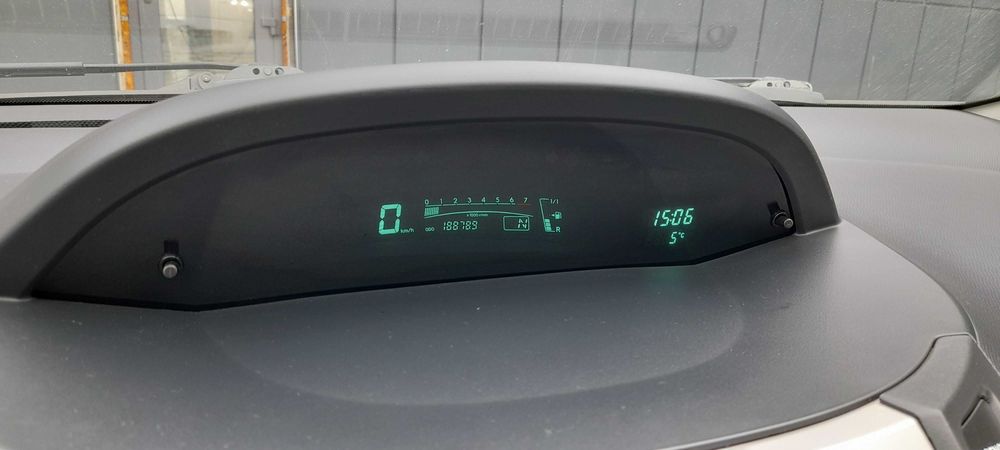 Тойота Ярис 2006г на автомате от первого владельца