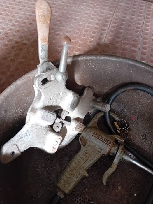 Maquina roscar  ridgid 300