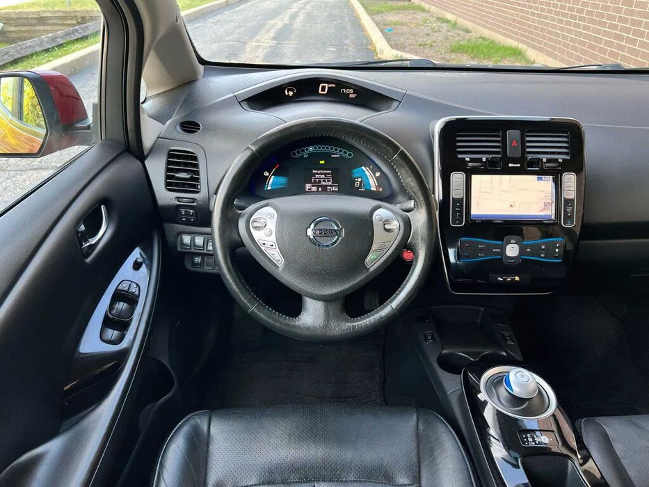 Nissan LEAF SL      2015