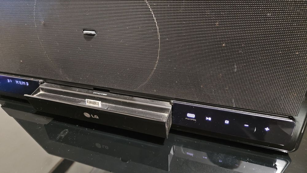 LG - Hi-Fi c/ Dock CM2820