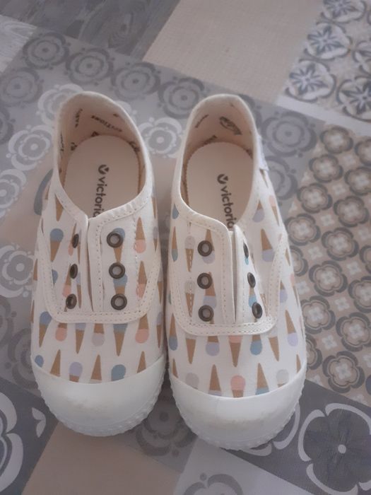 Children's Shoes Size Twenty-Eight