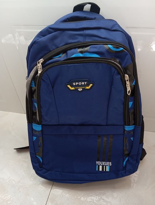 Mochila escolar nova