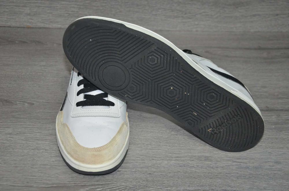 Продам кросівки шкіряні ФІРМА Reebok