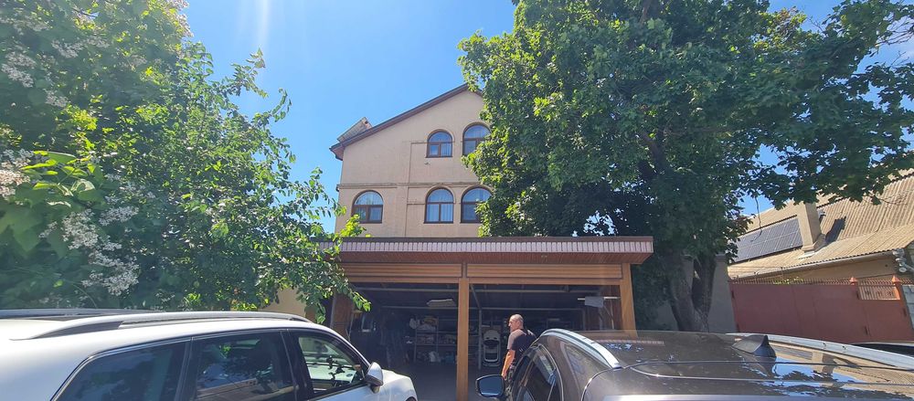 Продаж будинку 346 кв.м. (рн. Парку Петровського). Без комісійних