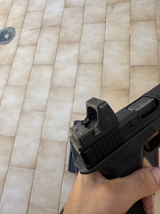 Glock EXA com material