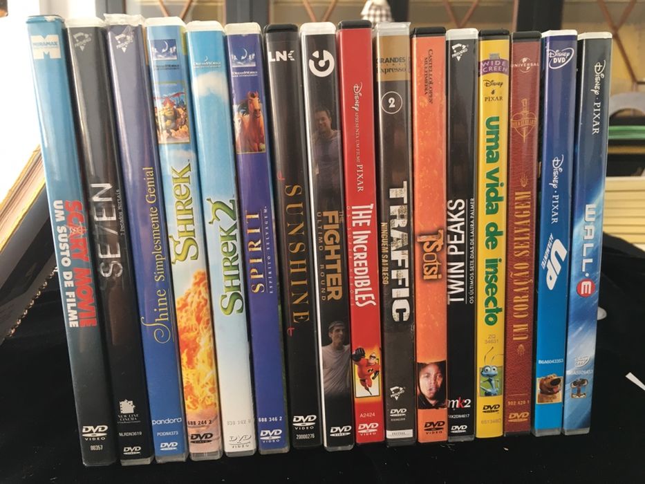 DVDs e Blu-Ray originais de filmes e séries, novos/como novos