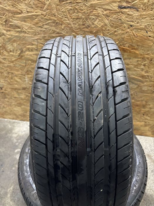 2x Pneus Nankang 205/40/16 como novos