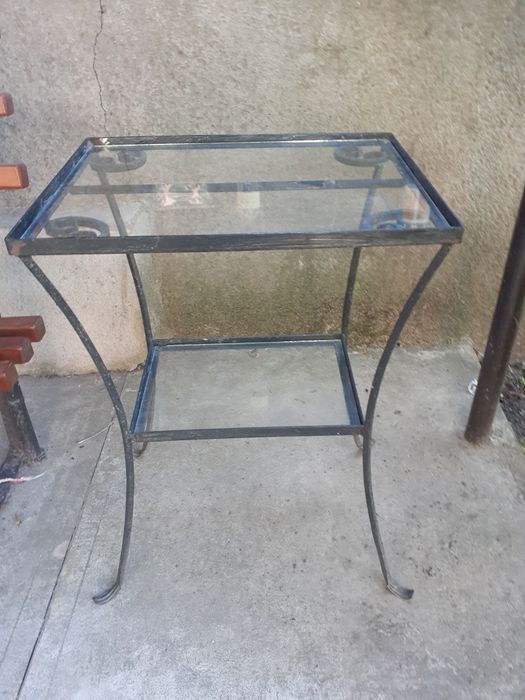 Металлический столик, столик кованный