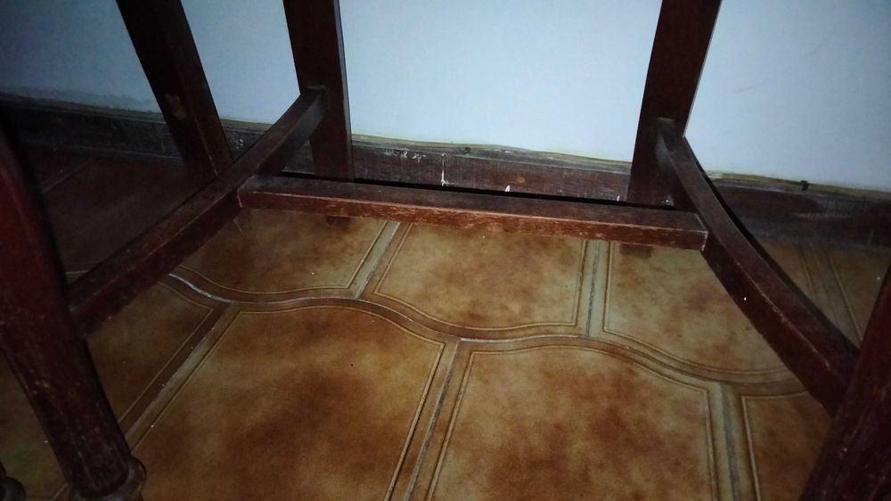 2 Cadeiras de madeira