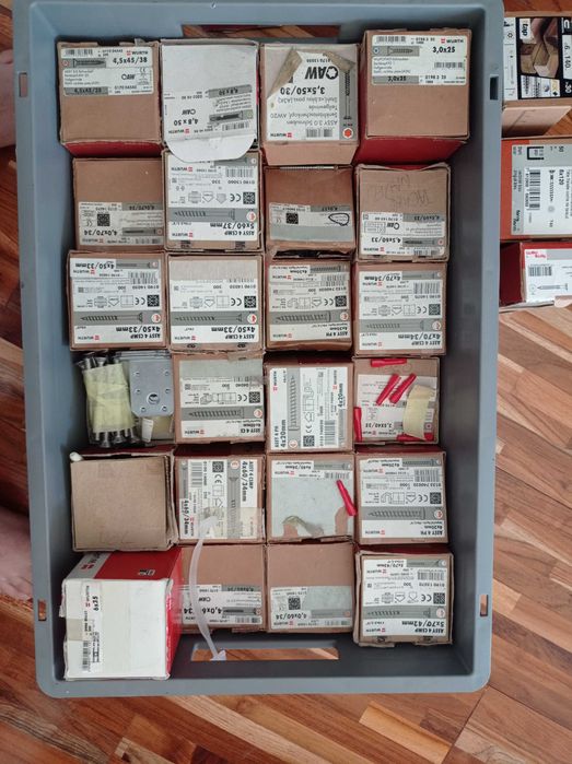 Lote de parafusos Würth ASSY e ferragens – novos/nunca utilizados
