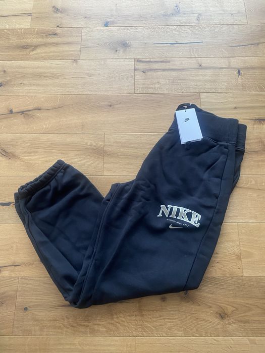 Nike oversized damskie spodnie dresowe rozmiar XS