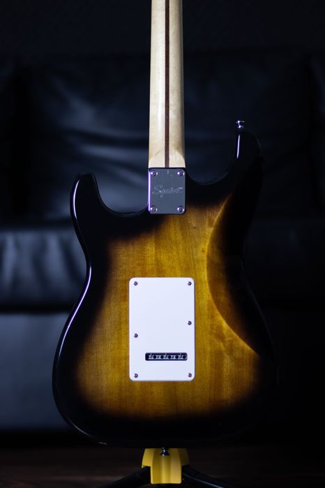 Squier Stratocaster Starter Pack + Frontman 10G Combo Amp - 2020