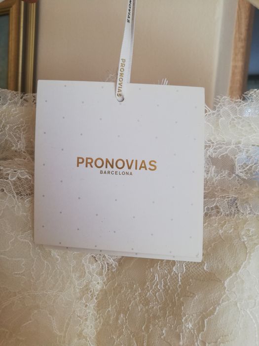 Suknia ślubna Pronovias model Bellamy