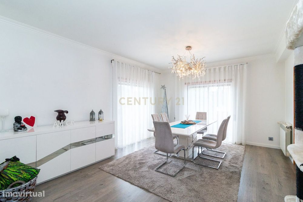 Moradia de Luxo T4, Rua da Romeirinha, Regueira de Pontes!