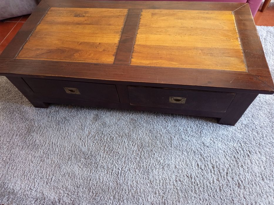 Mesa de centro em madeira
