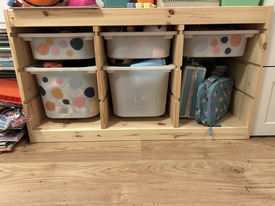 Regał z pojemnikami IKEA