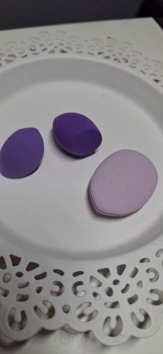 Mini zestaw pojemników na kosmetyki do podróży słoiczki pilnik gąbeczk