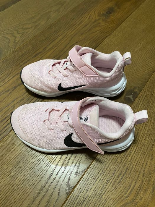 Дитячі кросівки для дівчинки Nike Revolution 6 Nn 12C 29.5 Рожеві