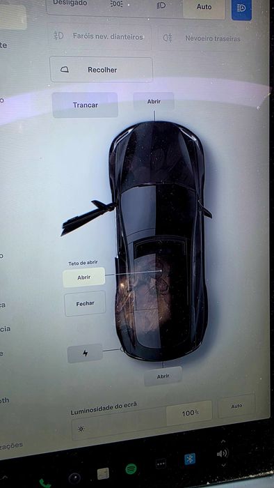 Tesla Model S 2018 Carregamentos Gratis