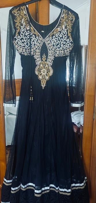 Vestido indiano com brilhantes