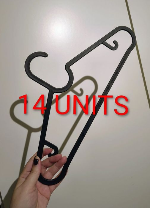 Conjuto cabide madera e plastico