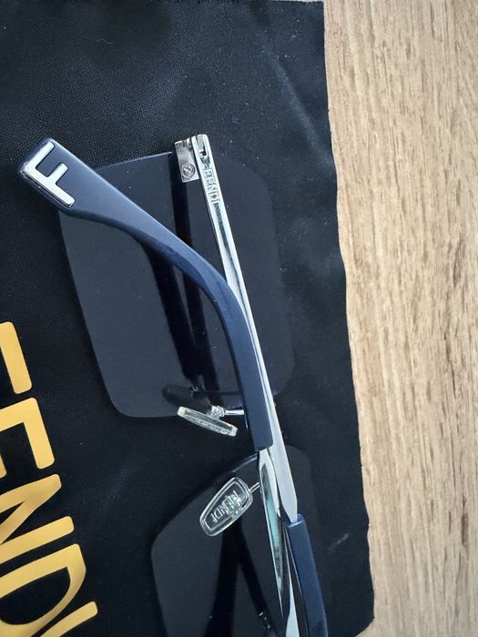 Okulary przeciwsłoneczne FENDI monogram