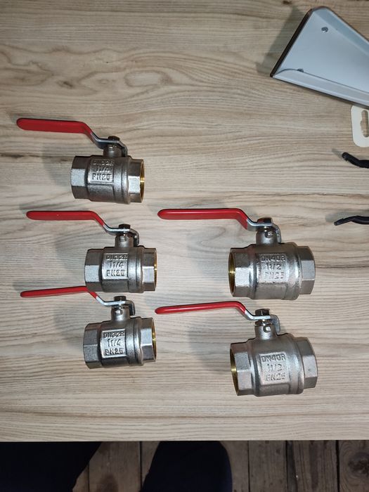 Zawory kulowe Ferro DN32R 1 1/4  DN40R 1 1/2 PN25
