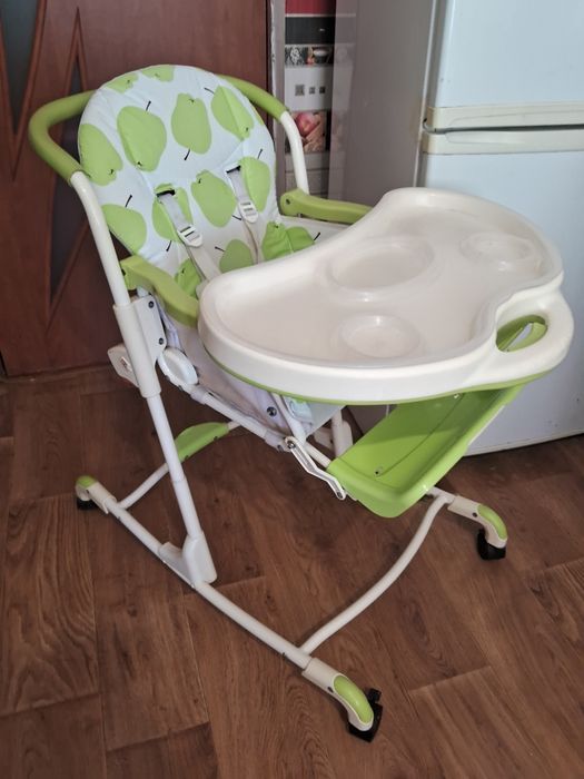 Стільчик для годування Geoby салатовий