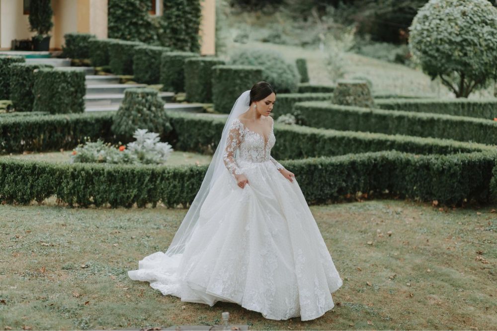 Продаж весільної сукні