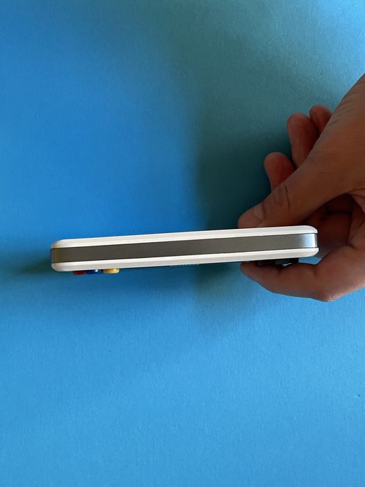 Pocket GO портативна консоль