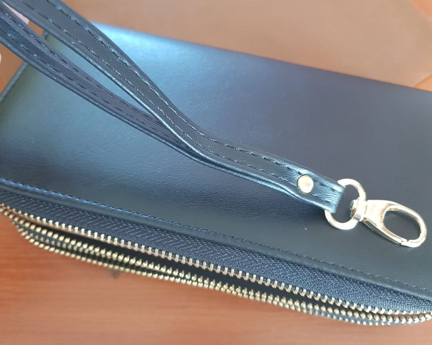 Гаманець на двох блискавках.
