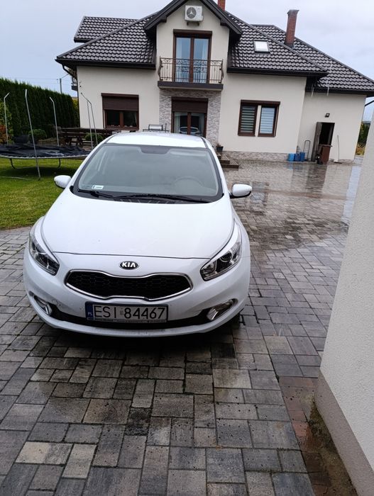 Samochód osobowy kia cee'd