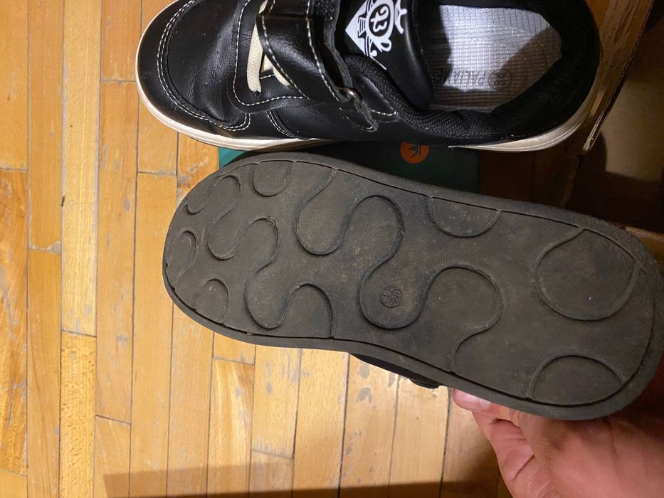 продаеться взуття для хлопчика