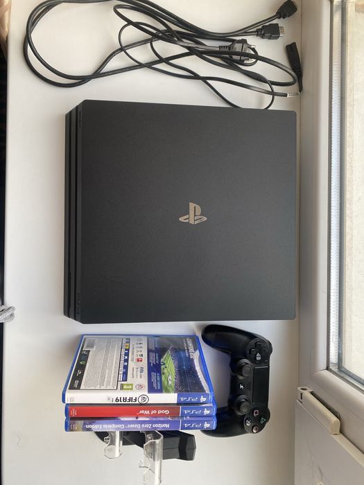Ps ( play station) 4 pro 1 tb