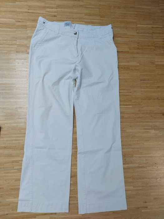 Lekkie białe spodnie rozm. 42